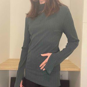 KOTN Nile Rib Longsleeve top, Excellent condition, Small